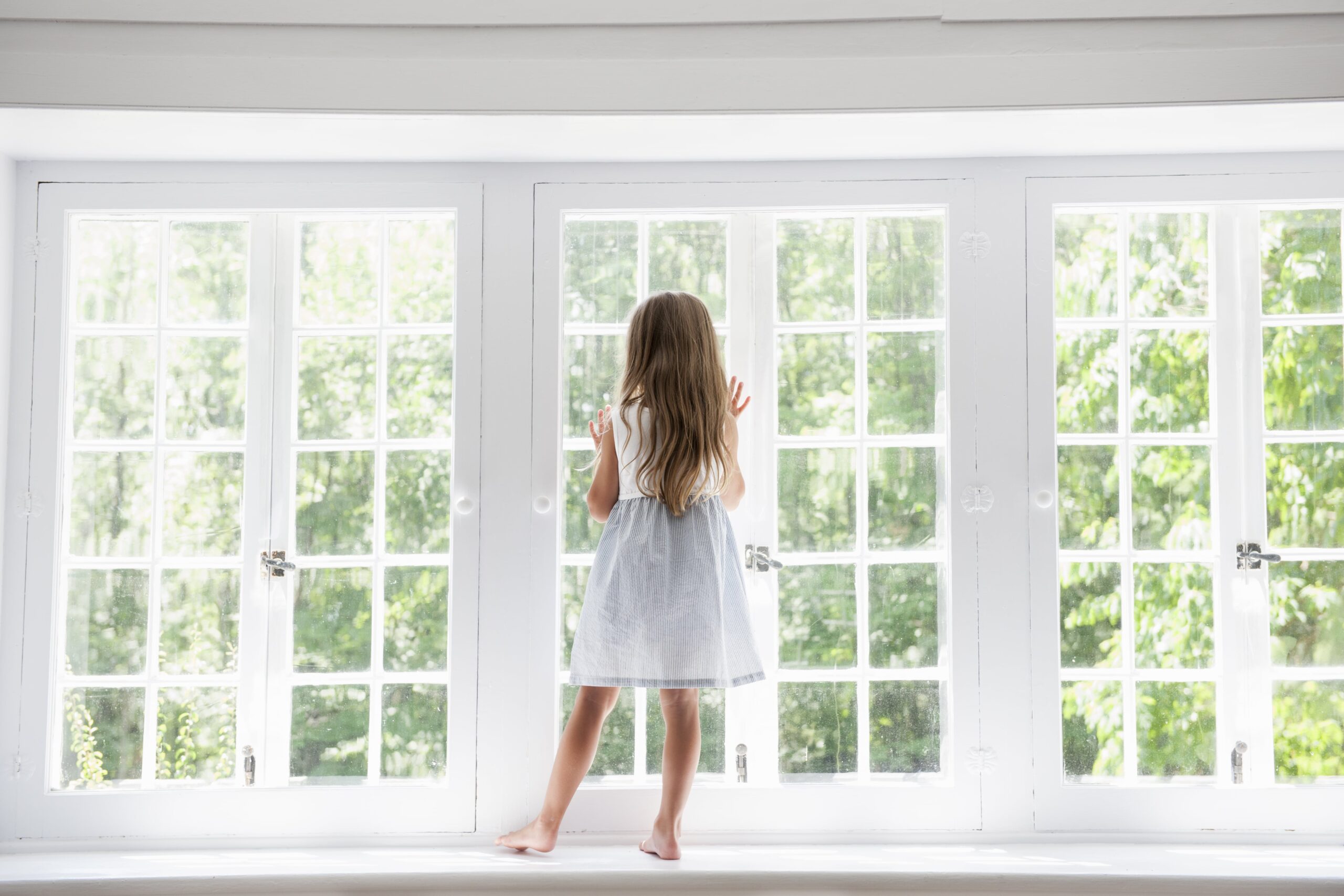 Cómo mejorar la seguridad de ventanas con niños en casa